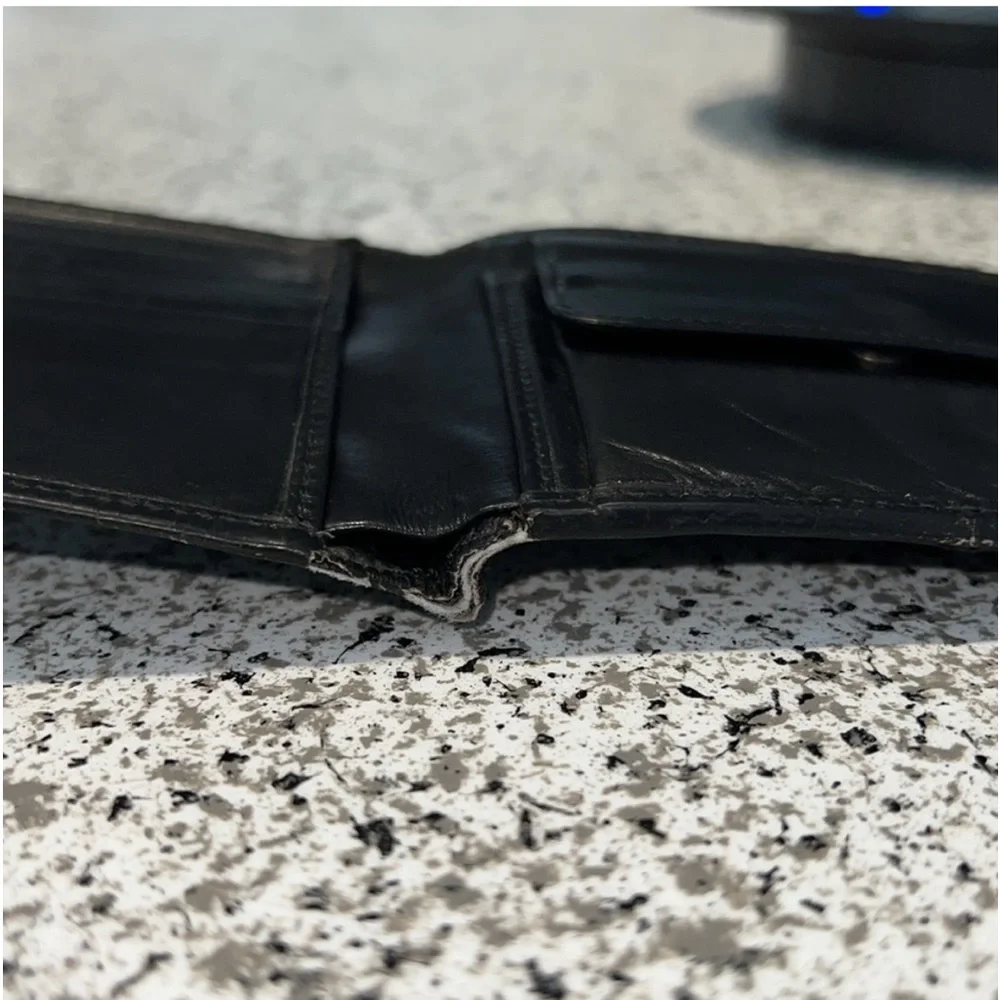 Gucci Wallet Purse Bifold Black  💯 % Authentic